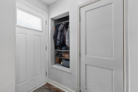 Photo 3 at 39 Rhydwen Avenue, Cliffside, Toronto