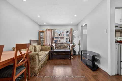 Photo 6 at 39 Rhydwen Avenue, Cliffside, Toronto