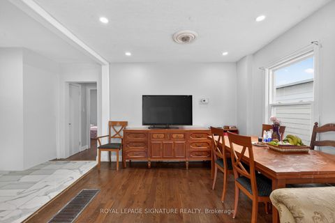 Photo 9 at 39 Rhydwen Avenue, Cliffside, Toronto