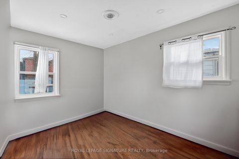 Photo 15 at 39 Rhydwen Avenue, Cliffside, Toronto