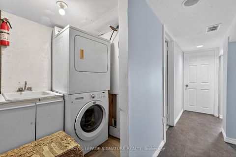 Photo 24 at 39 Rhydwen Avenue, Cliffside, Toronto