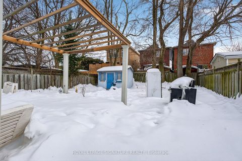 Photo 25 at 39 Rhydwen Avenue, Cliffside, Toronto