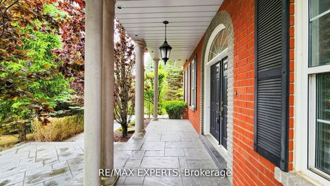 Photo 3 at 27 Theresa Circle, Kleinburg, Vaughan