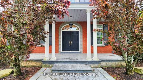 Photo 4 at 27 Theresa Circle, Kleinburg, Vaughan