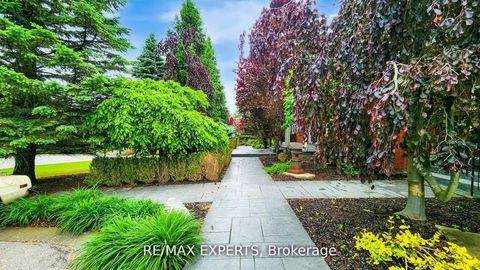 Photo 5 at 27 Theresa Circle, Kleinburg, Vaughan