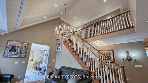 Photo 11 at 27 Theresa Circle, Kleinburg, Vaughan