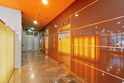 Photo 10 at 324 - 21 Nelson Street, Waterfront Communities C1, Toronto