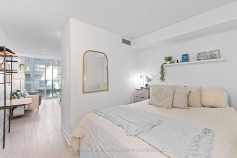 Photo 18 at 324 - 21 Nelson Street, Waterfront Communities C1, Toronto