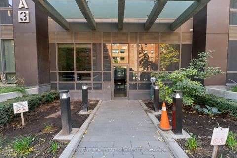 Photo 9 at 721 - 1030 King Street W, Niagara, Toronto