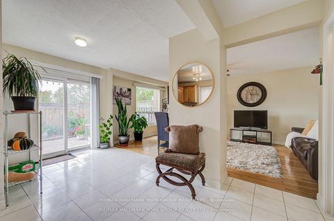 Photo 4 at 9 Bur Oak Way, Jane Heights, Toronto