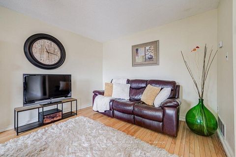Photo 7 at 9 Bur Oak Way, Jane Heights, Toronto