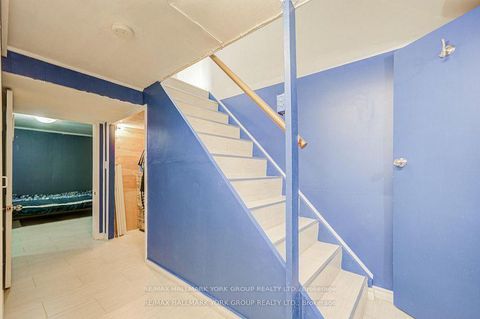 Photo 14 at 9 Bur Oak Way, Jane Heights, Toronto