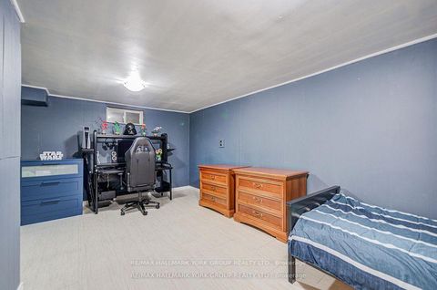 Photo 16 at 9 Bur Oak Way, Jane Heights, Toronto