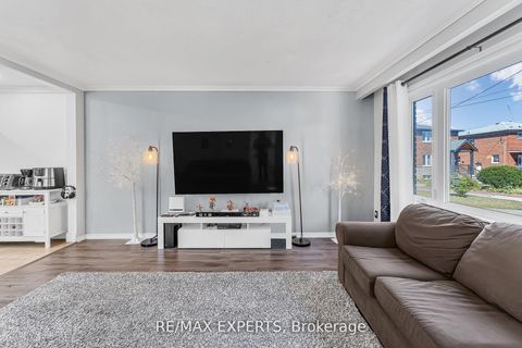 Photo 5 at 81 Hagar Avenue, Smythe, Toronto