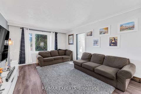 Photo 8 at 81 Hagar Avenue, Smythe, Toronto