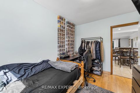 Photo 18 at 81 Hagar Avenue, Smythe, Toronto
