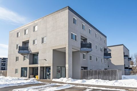 Photo 0 at 119 - 2001 Bonnymede Drive, Clarkson, Mississauga
