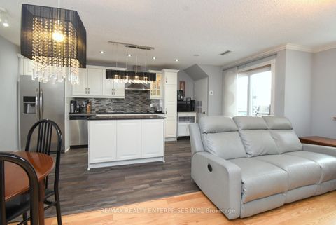 Photo 4 at 119 - 2001 Bonnymede Drive, Clarkson, Mississauga