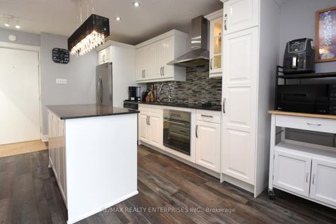 Photo 9 at 119 - 2001 Bonnymede Drive, Clarkson, Mississauga