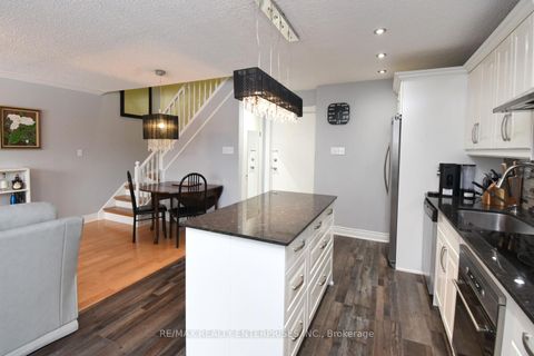 Photo 10 at 119 - 2001 Bonnymede Drive, Clarkson, Mississauga