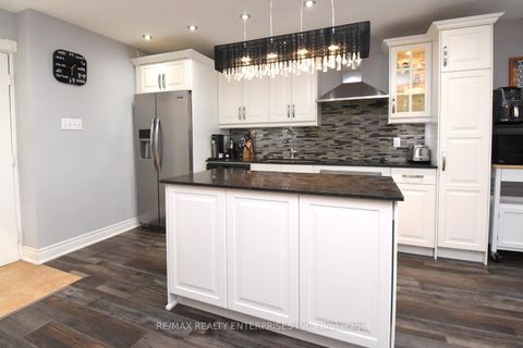 Photo 11 at 119 - 2001 Bonnymede Drive, Clarkson, Mississauga