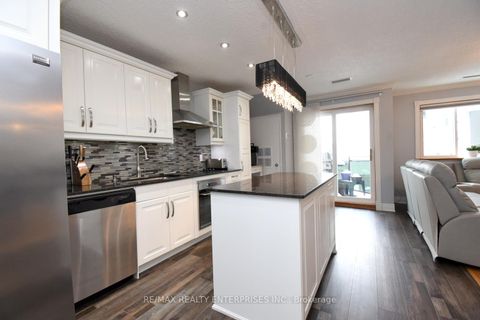 Photo 13 at 119 - 2001 Bonnymede Drive, Clarkson, Mississauga