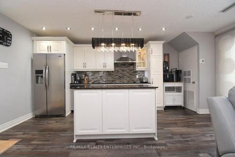 Photo 15 at 119 - 2001 Bonnymede Drive, Clarkson, Mississauga