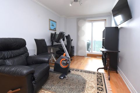 Photo 17 at 119 - 2001 Bonnymede Drive, Clarkson, Mississauga