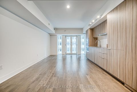 Photo 10 at 720 - 955 Bay Street, Bay Street Corridor, Toronto