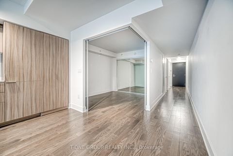 Photo 20 at 720 - 955 Bay Street, Bay Street Corridor, Toronto