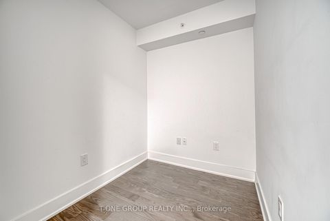 Photo 29 at 720 - 955 Bay Street, Bay Street Corridor, Toronto