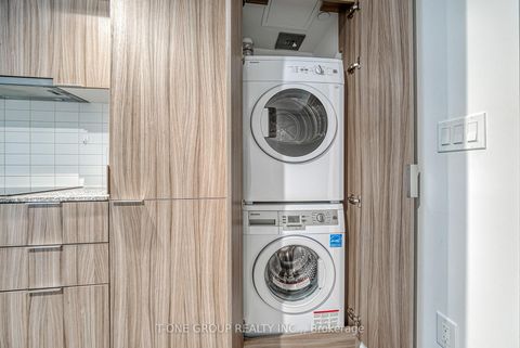 Photo 32 at 720 - 955 Bay Street, Bay Street Corridor, Toronto