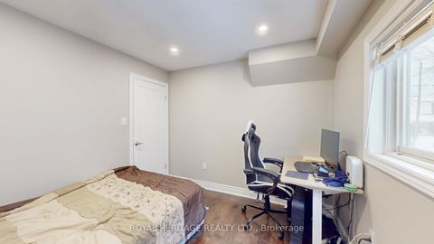 Photo 4 at 100 Cromwell Avenue, Vanier, Oshawa