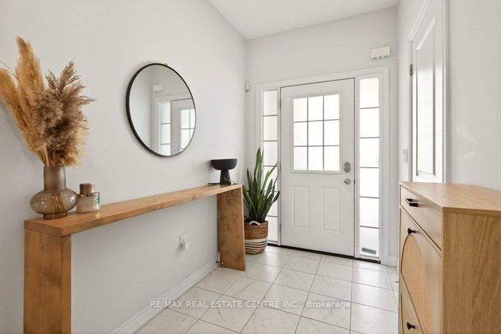 Photo 2 at 74 Bobolink Road, Bruleville, Hamilton