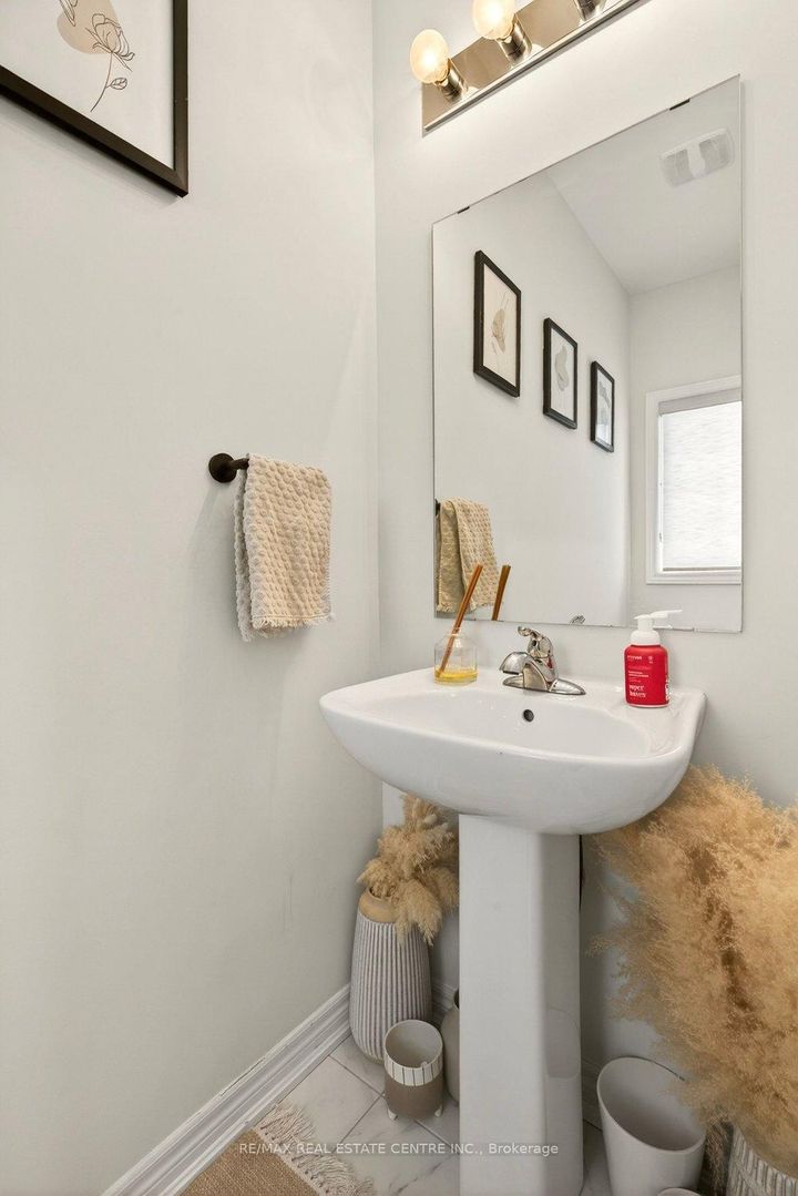 Photo 4 at 74 Bobolink Road, Bruleville, Hamilton