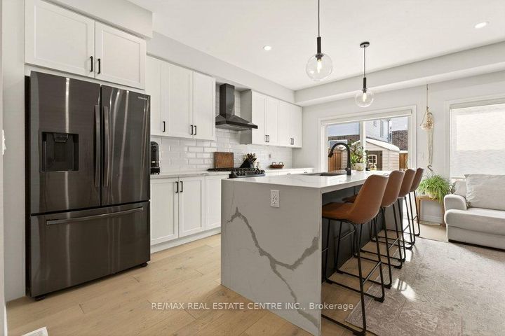 Photo 8 at 74 Bobolink Road, Bruleville, Hamilton