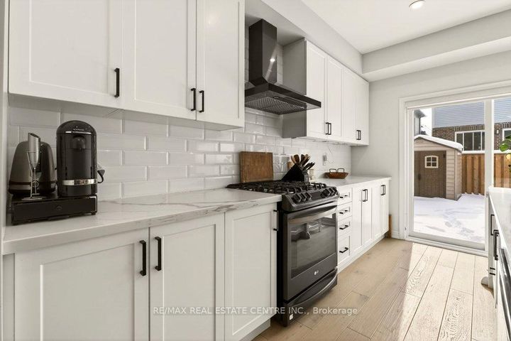 Photo 15 at 74 Bobolink Road, Bruleville, Hamilton