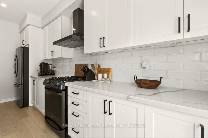 Photo 16 at 74 Bobolink Road, Bruleville, Hamilton