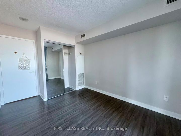 Photo 9 at 1511 - 33 Singer Court, Bayview Village, Toronto