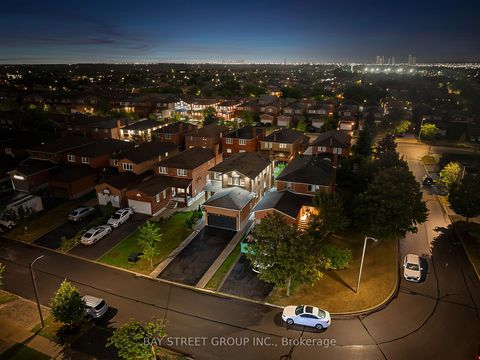 Photo 0 at 34 Lamp Crescent, West Woodbridge, Vaughan