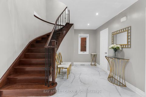 Photo 7 at 34 Lamp Crescent, West Woodbridge, Vaughan