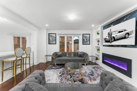 Photo 16 at 34 Lamp Crescent, West Woodbridge, Vaughan