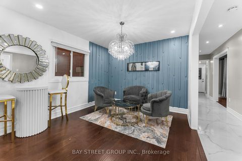 Photo 19 at 34 Lamp Crescent, West Woodbridge, Vaughan