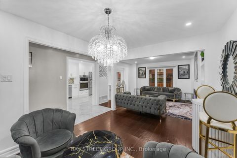 Photo 20 at 34 Lamp Crescent, West Woodbridge, Vaughan