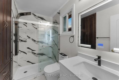 Photo 27 at 34 Lamp Crescent, West Woodbridge, Vaughan