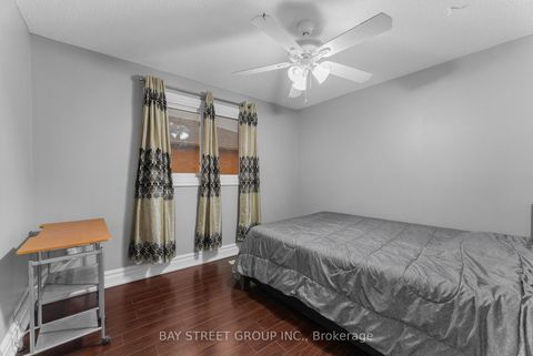 Photo 30 at 34 Lamp Crescent, West Woodbridge, Vaughan