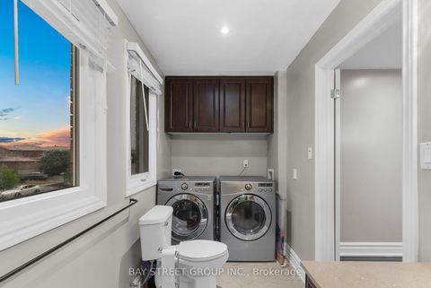 Photo 34 at 34 Lamp Crescent, West Woodbridge, Vaughan