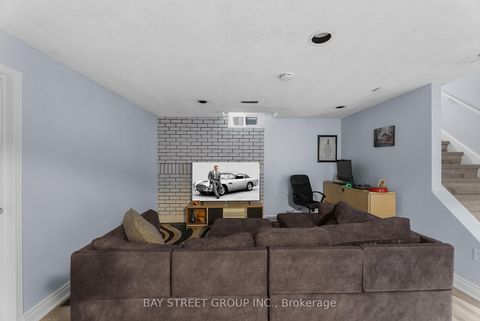 Photo 35 at 34 Lamp Crescent, West Woodbridge, Vaughan