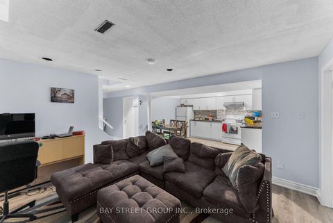 Photo 39 at 34 Lamp Crescent, West Woodbridge, Vaughan