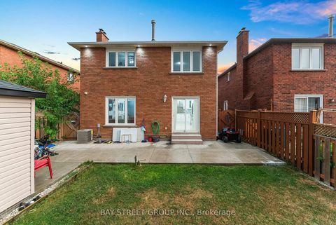 Photo 42 at 34 Lamp Crescent, West Woodbridge, Vaughan